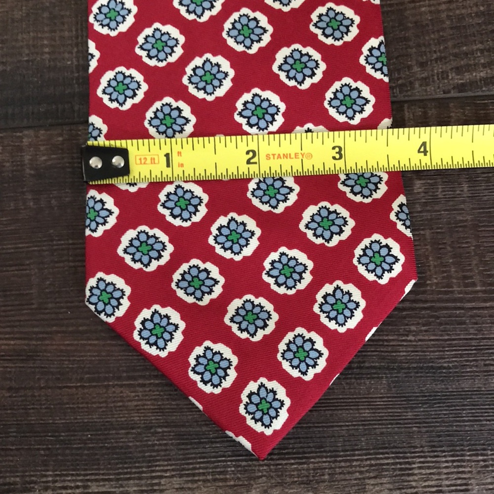 🏇 Burberry Silk Red Patterned Men's Tie - Picture 6 of 8